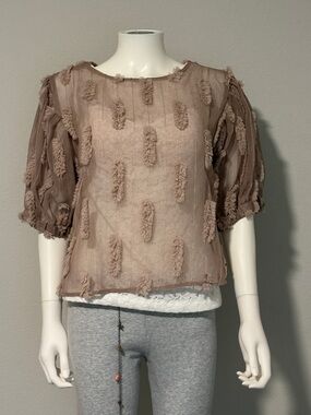 NWT Medium Yuni Los Angeles Women’s Taupe Fringe Detail Puff Sleeve Top
